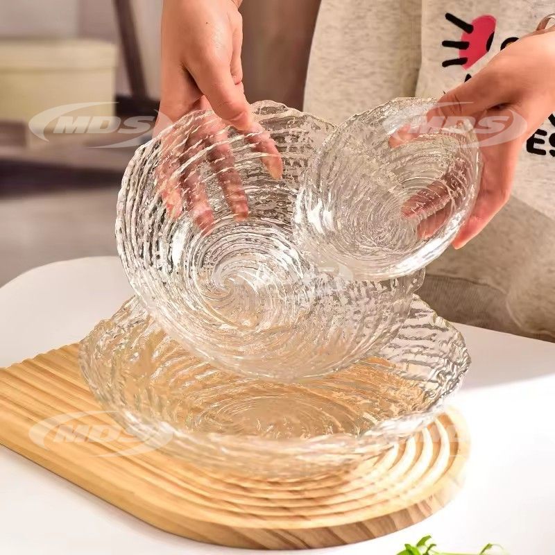 Light Luxury Glass Fruit Transparent Irregular Swirl Plate Large Size Glass Bowl Clear Glass Charger Plate with Gold Rim