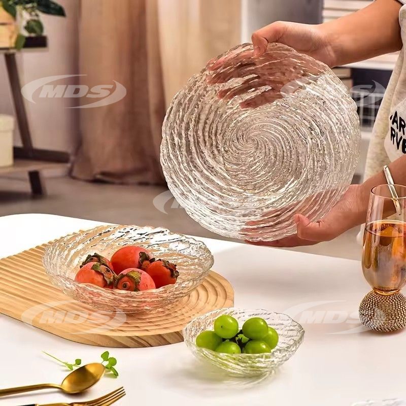 Light Luxury Glass Fruit Transparent Irregular Swirl Plate Large Size Glass Bowl Clear Glass Charger Plate with Gold Rim