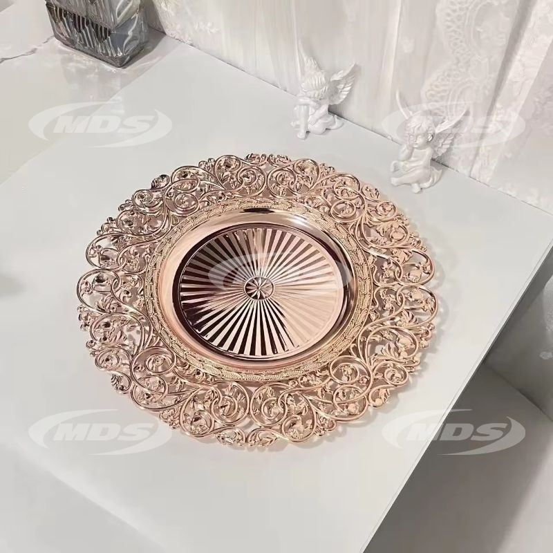 New European Style 13 Inch Round Wedding Party Table Decoration Gold Silver Flower Pattern Plastic Charger Plates