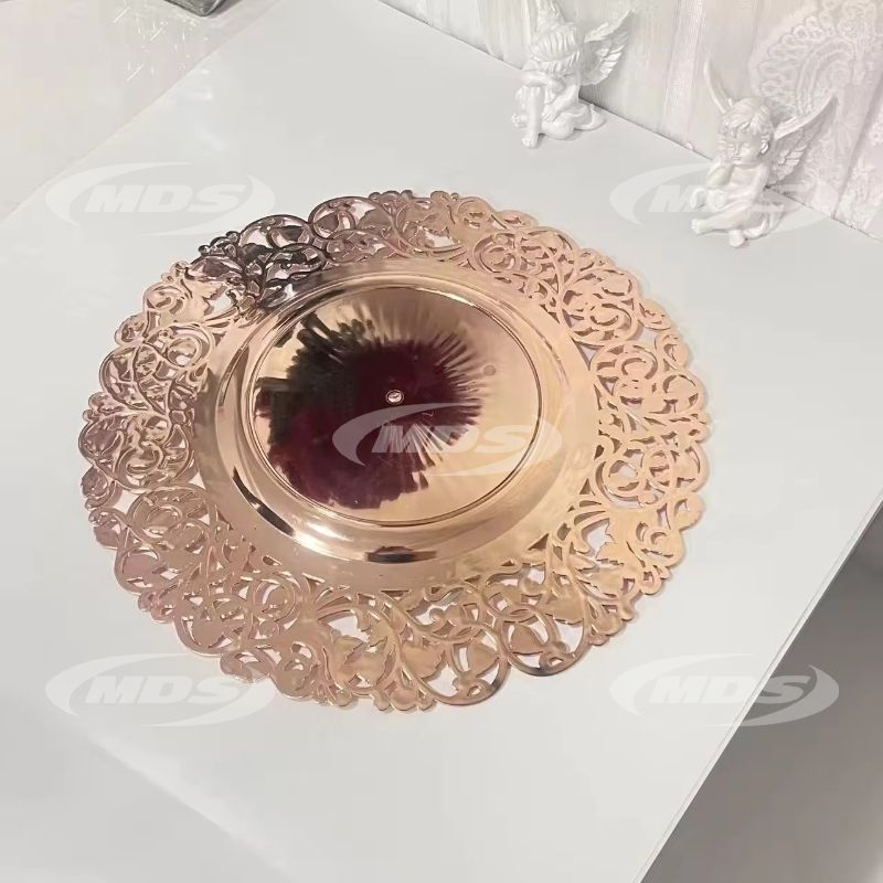 New European Style 13 Inch Round Wedding Party Table Decoration Gold Silver Flower Pattern Plastic Charger Plates