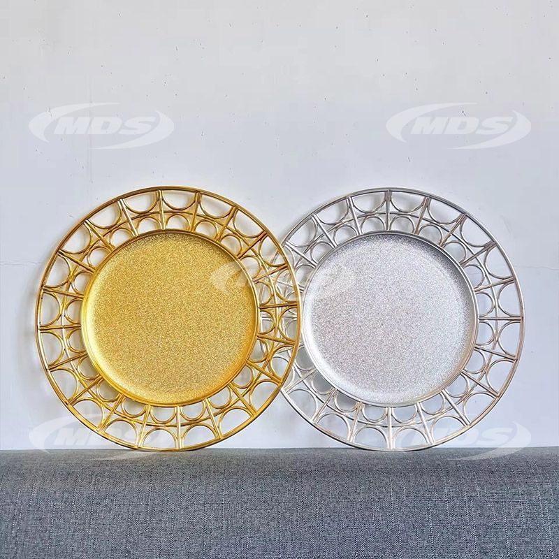 Wholesale Gold/Silver/White Plate Wedding Table Decoration Plastic Charger Plates