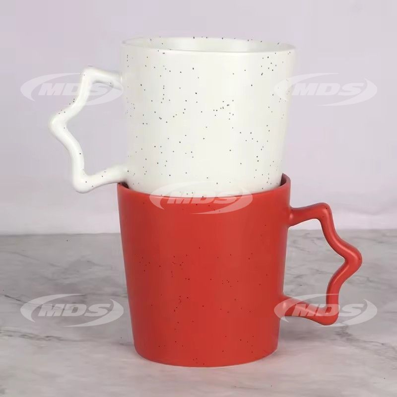 New products good quality red and white ceramic tea coffee mug with star handle