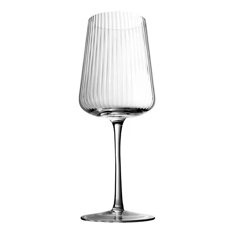 Vertical striped red wine glasses, creative new style for household and household use, high legged glasses with inserted edges