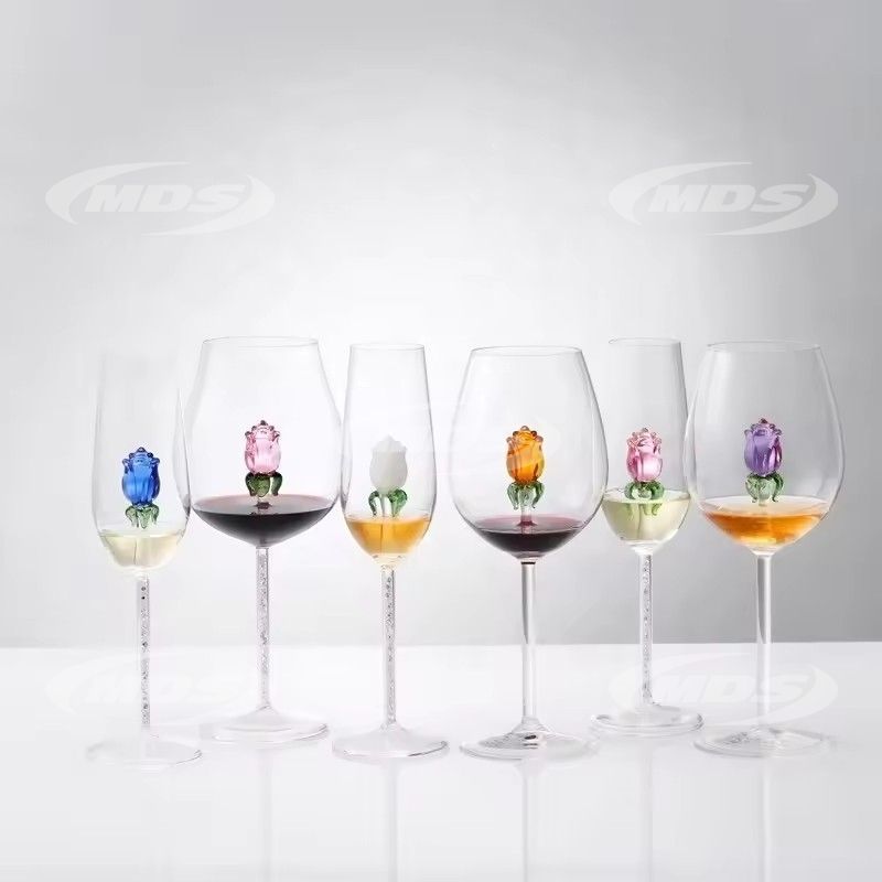 Creative rose thickened heat-resistant high borosilicate red wine glass