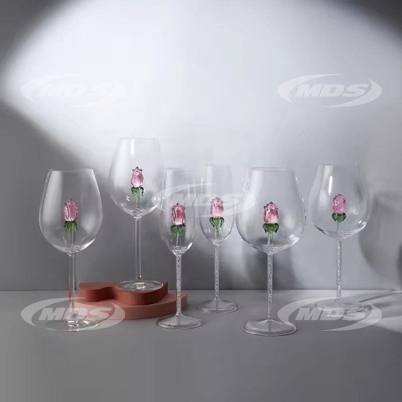 Creative rose thickened heat-resistant high borosilicate red wine glass