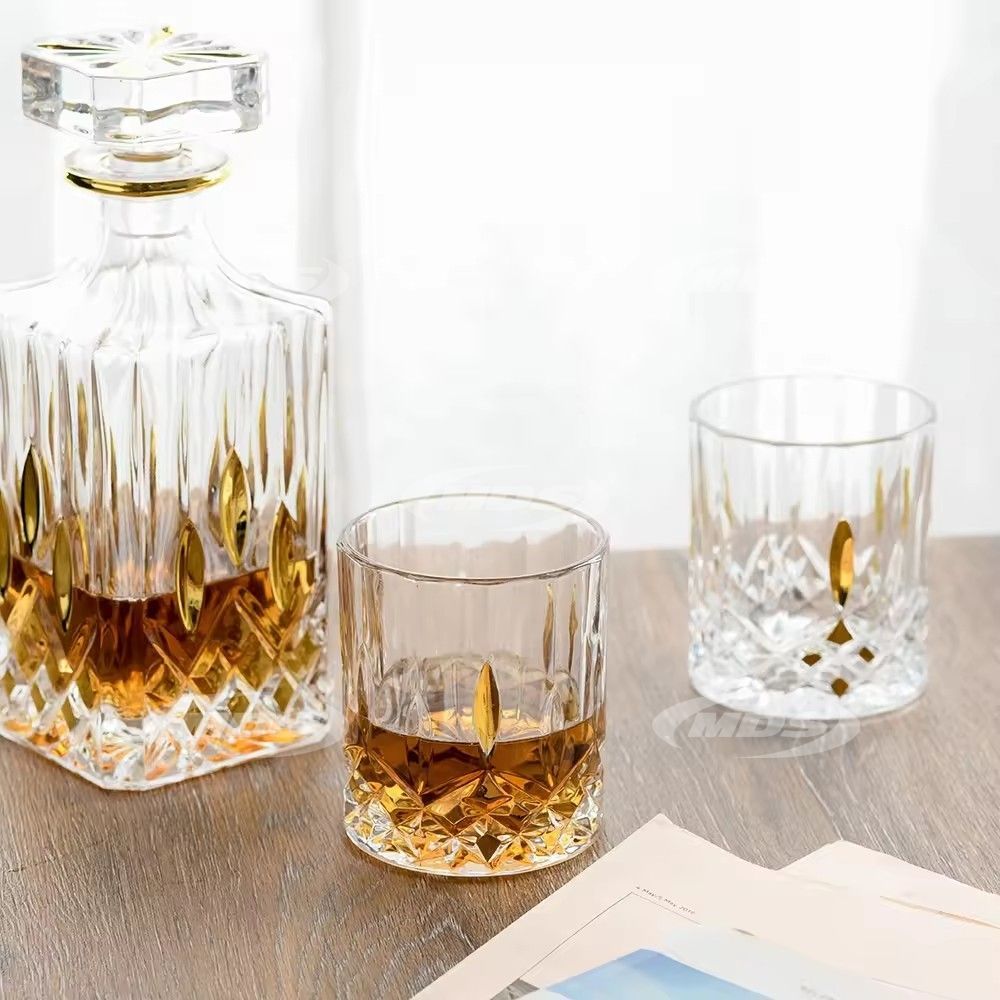 wholesale fashioned high quality crystal glass whiskey decanter and 4 whiskey glasses set