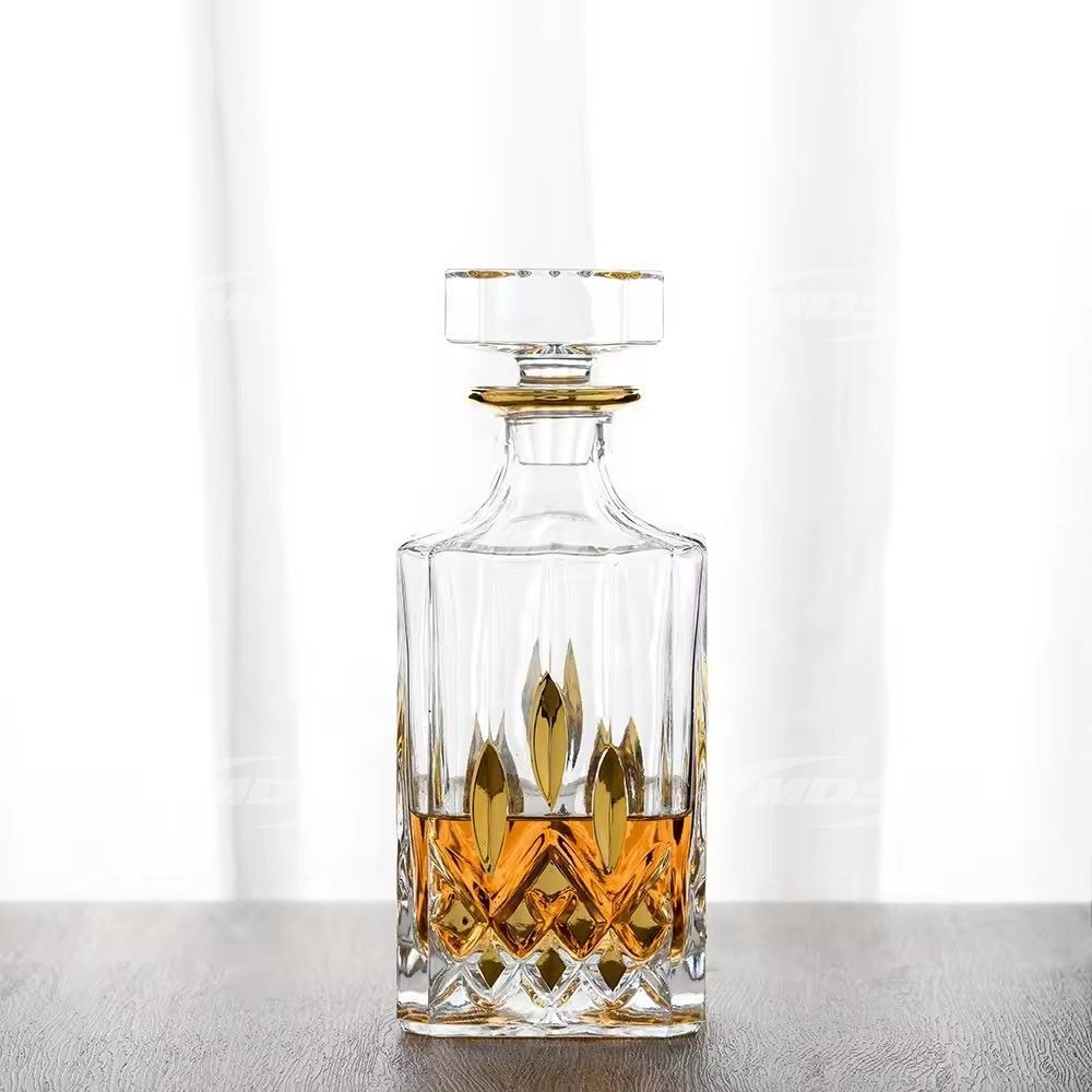 wholesale fashioned high quality crystal glass whiskey decanter and 4 whiskey glasses set