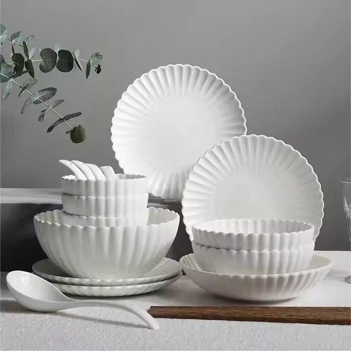 Vintage chrysanthemum pattern tableware round white ceramic dinnerware dinner sets