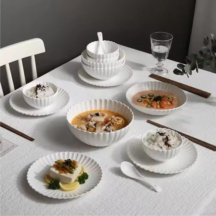 Vintage chrysanthemum pattern tableware round white ceramic dinnerware dinner sets