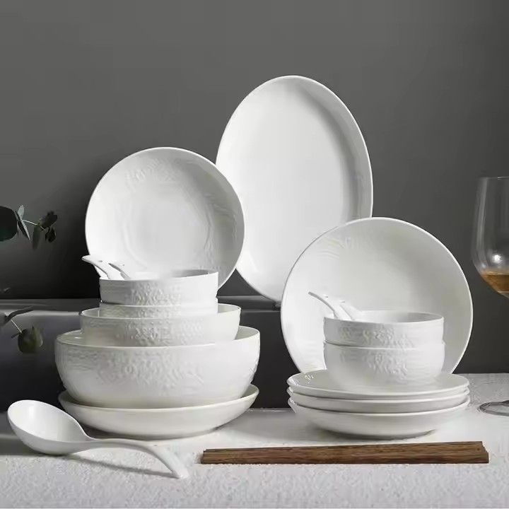 Custom white tableware wedding gift embossed ceramic dinner set 46pcs porcelain dinnerware sets