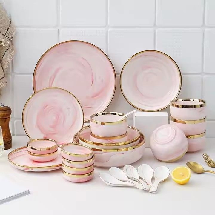 Custom juegos de vajilla marble pink glaze tableware charger plates luxury ceramic dinnerware sets with golden edge