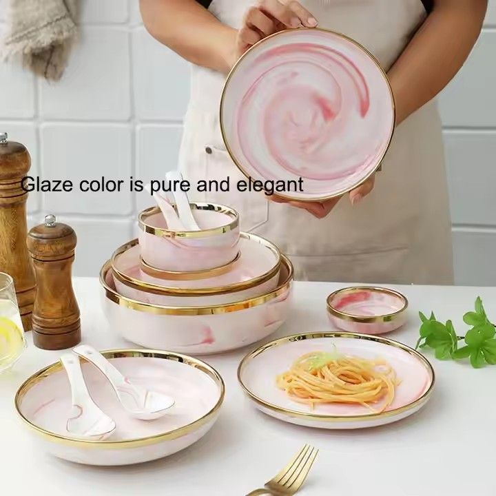 Custom juegos de vajilla marble pink glaze tableware charger plates luxury ceramic dinnerware sets with golden edge