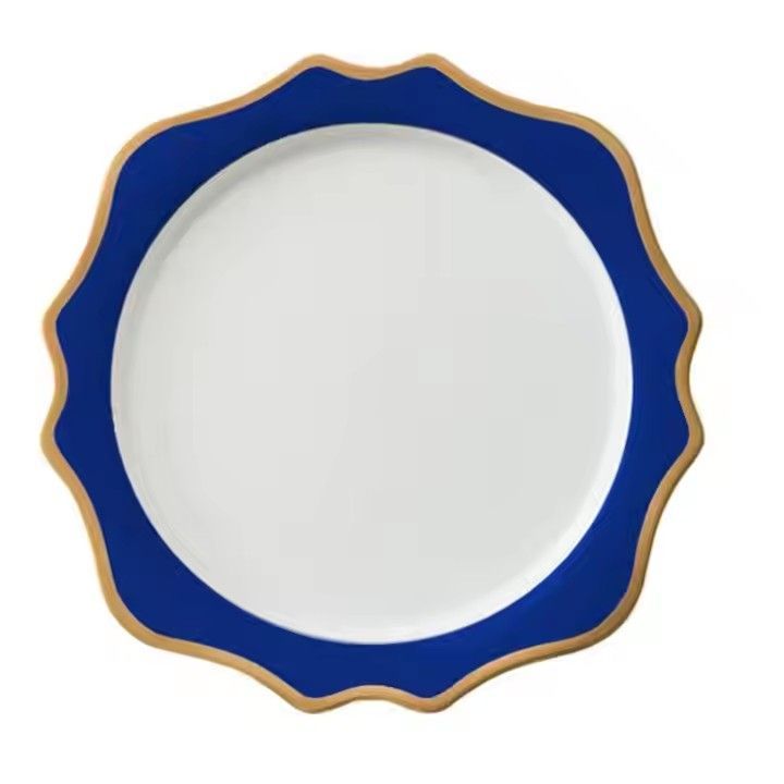 Hot sale hotel dinnerware set scalloped blue and white porcelain plate with gold rim