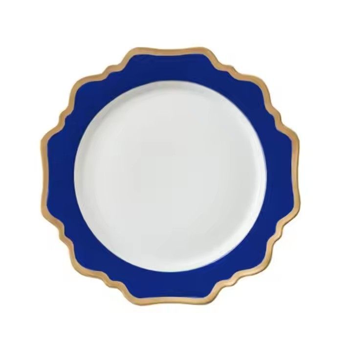 Hot sale hotel dinnerware set scalloped blue and white porcelain plate with gold rim