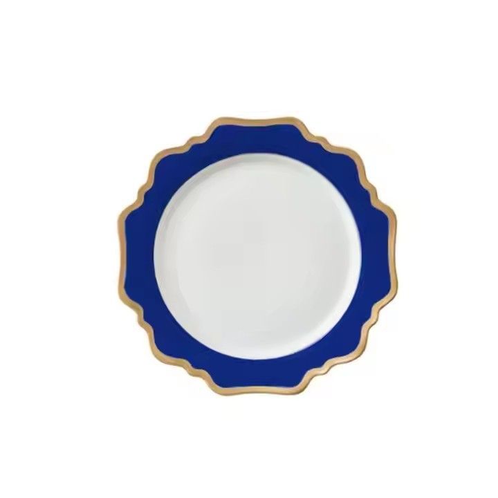 Hot sale hotel dinnerware set scalloped blue and white porcelain plate with gold rim