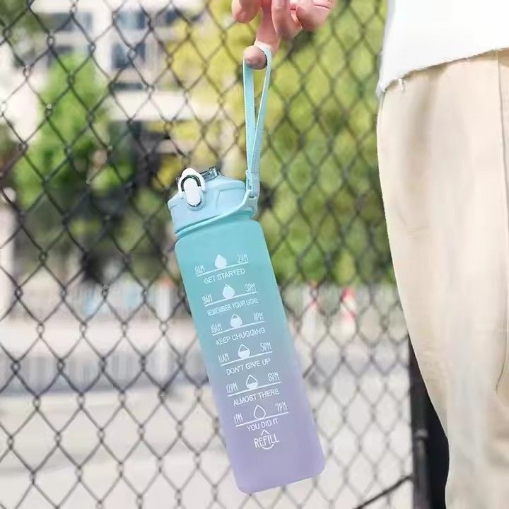 Botella De Agua 750ml gradient color leakproof motivational fitness gym sports frosted plastic water bottle with time marker