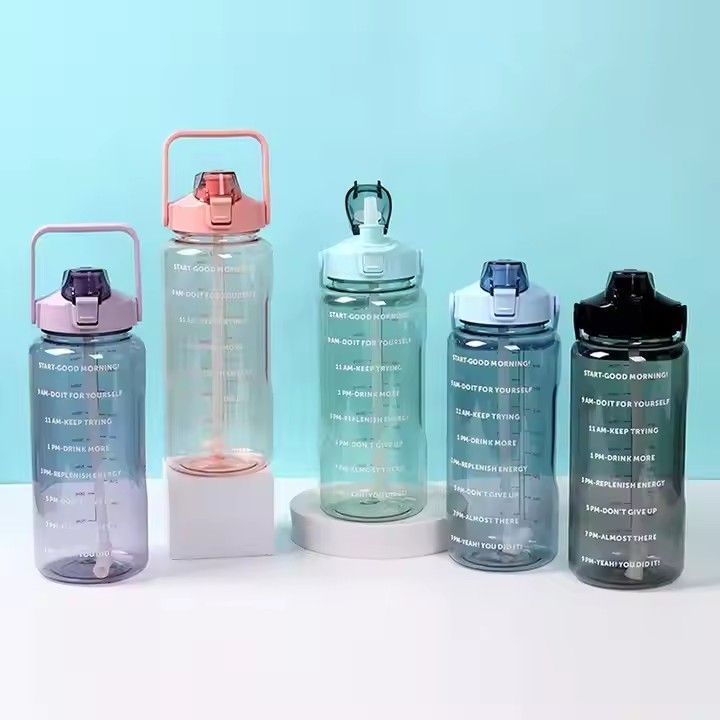 2000ml plastic sports water cup with scale portable motivational large capacity water bottle