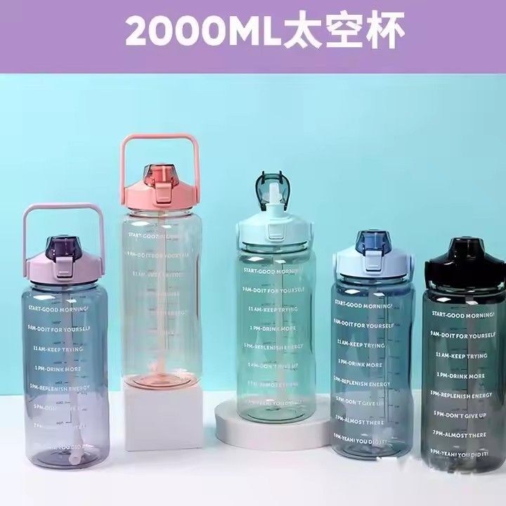 2000ml plastic sports water cup with scale portable motivational large capacity water bottle