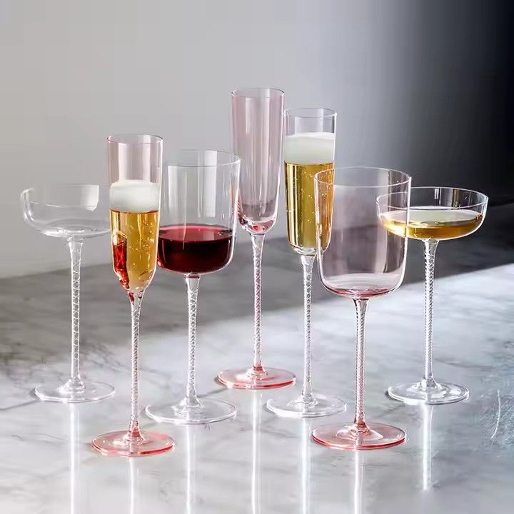 Hot Selling High Quality Goblets Wedding Party Hotel Wine Glass For Juice Drinking Designs Colored Glass Goblet Stem