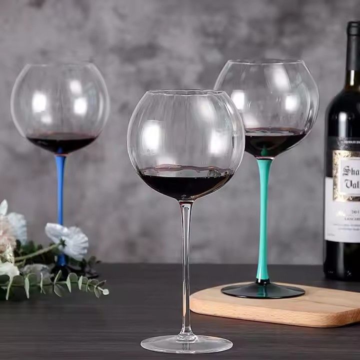 Wholesale vintage large capacity glass goblets red wine glass for restaurant birthday wedding