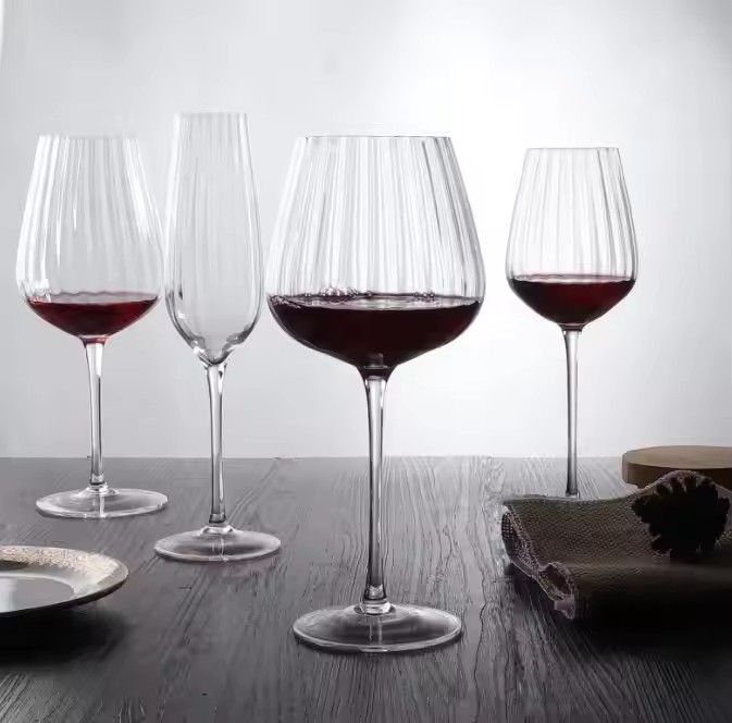 Wholesale Transparent New Style Modern Personalized Ribbed Wine Glass with Stripes