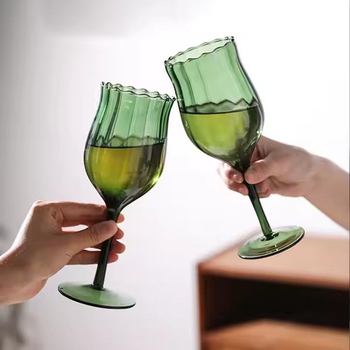 Wholesale Customized High Quality Fancy Unique Color Vintage Wine Glasses Set Crystal Goblet