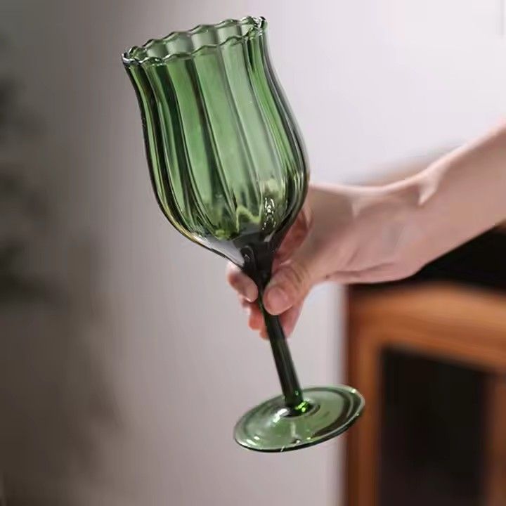 Wholesale Customized High Quality Fancy Unique Color Vintage Wine Glasses Set Crystal Goblet