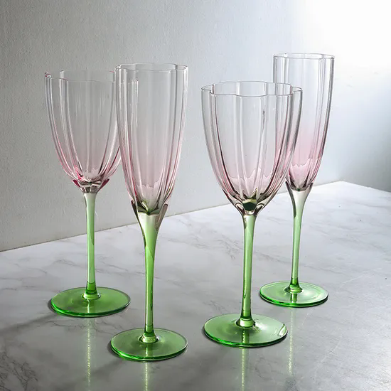 Hot Selling Elegant Flower Shaped Wine Glasses Handmade Champagne Flute Glasses for Wedding Party