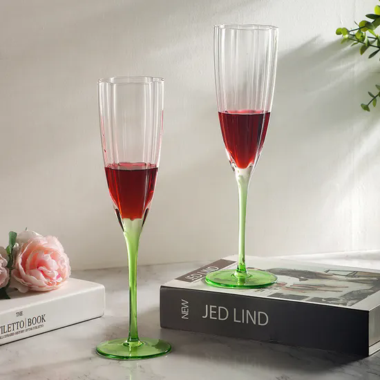 Hot Selling Elegant Flower Shaped Wine Glasses Handmade Champagne Flute Glasses for Wedding Party