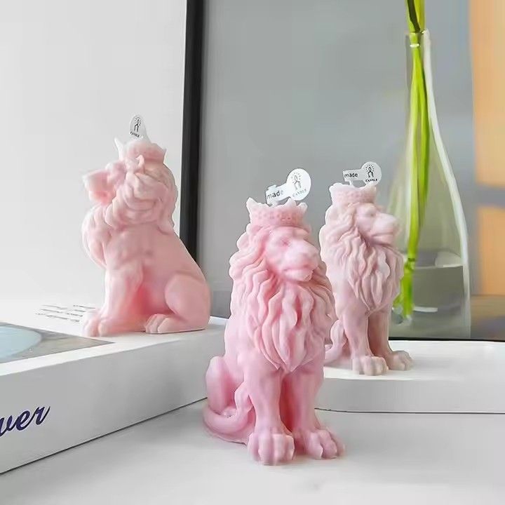 Wholesale handmade lion king shaped scented candle luxury art smokeless cake candle and party supplies