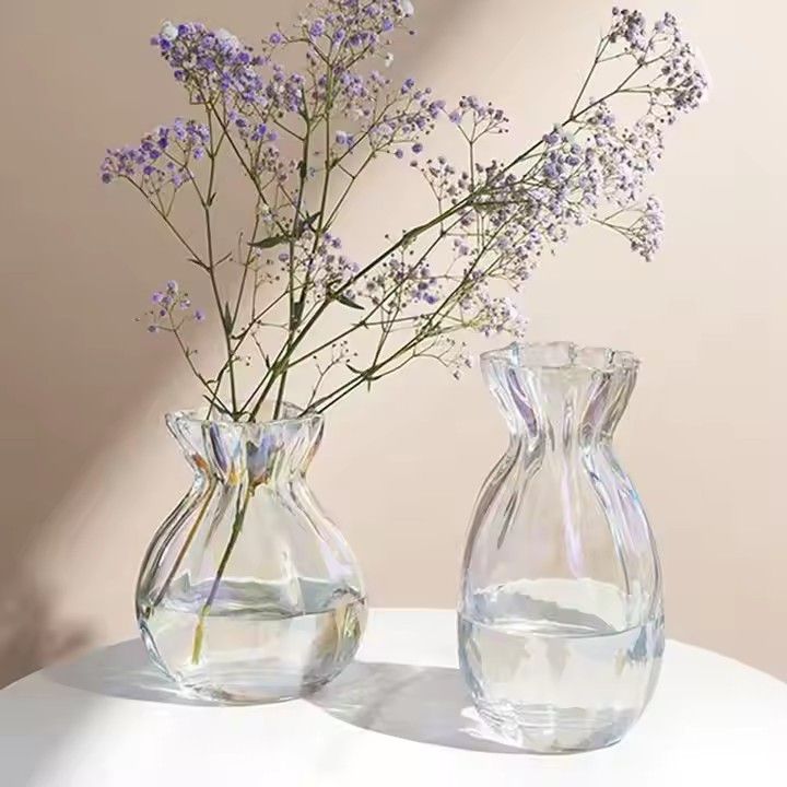 Transparent Decorative Vases and Home Furnishings French Waisted Glass Vase with Flower Arrangement in The Living Room