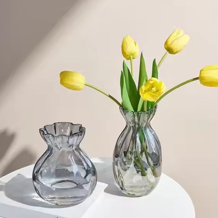 Transparent Decorative Vases and Home Furnishings French Waisted Glass Vase with Flower Arrangement in The Living Room