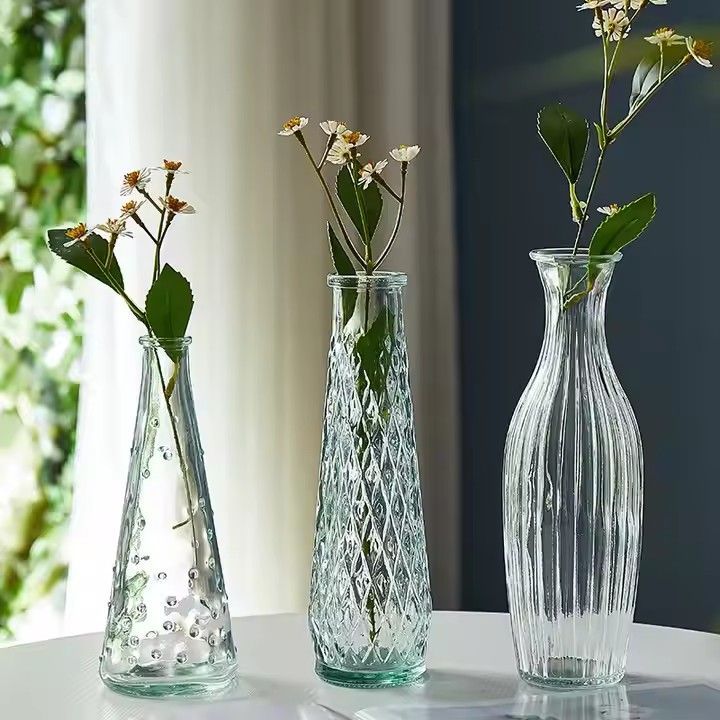 Creative large bore relief glass vase for wedding decoration with white cylindrical small glass vase