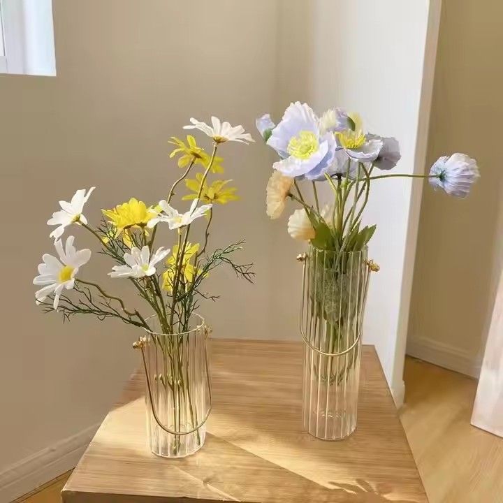 wholesale clear ribbed vertical stripess glass flower vase tabletop crystal glass vase for home decor with handle