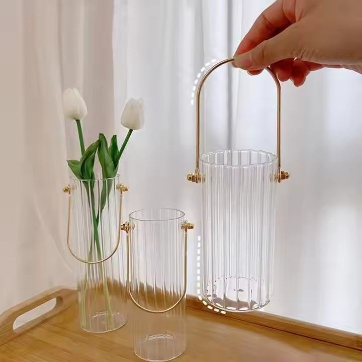 wholesale clear ribbed vertical stripess glass flower vase tabletop crystal glass vase for home decor with handle