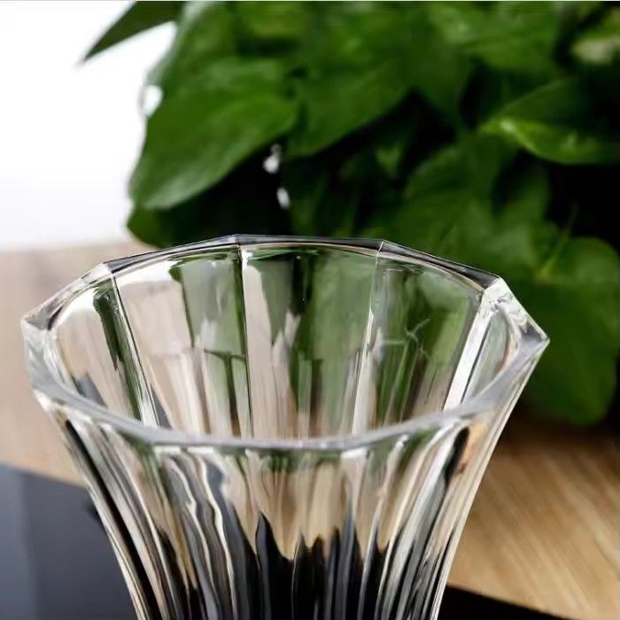 Hot sale customized high-end empty clear large vertical glass vase for home office use