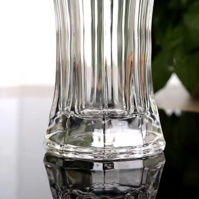 Hot sale customized high-end empty clear large vertical glass vase for home office use