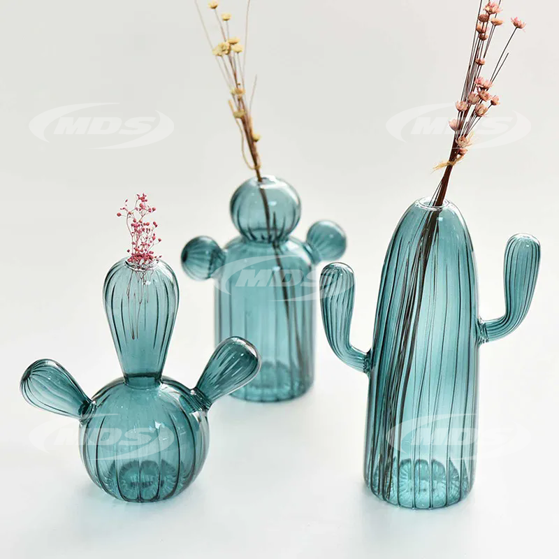 Handmade Cute Cactus Design Glass Vases Lovely Plant Shape Glass Bud Vase for Single Flower for Home Decoration