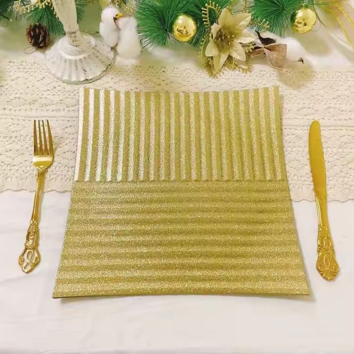 New Style Simple Gold Square Stripe Shape Plastic Plate Wedding Event Party Dining Room Charger Plate