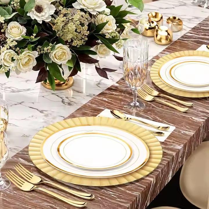 Wholesale 13 Inch Gold Reef Charger Plates Elegant Plastic Wedding Decoration Supplies Sustainable Plate Dish