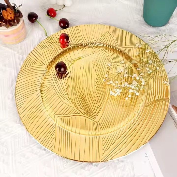 Wholesale Modern Gold Flower Patterns Plastic Charger Tray Wedding Banquet Table Decoration Charger Plate