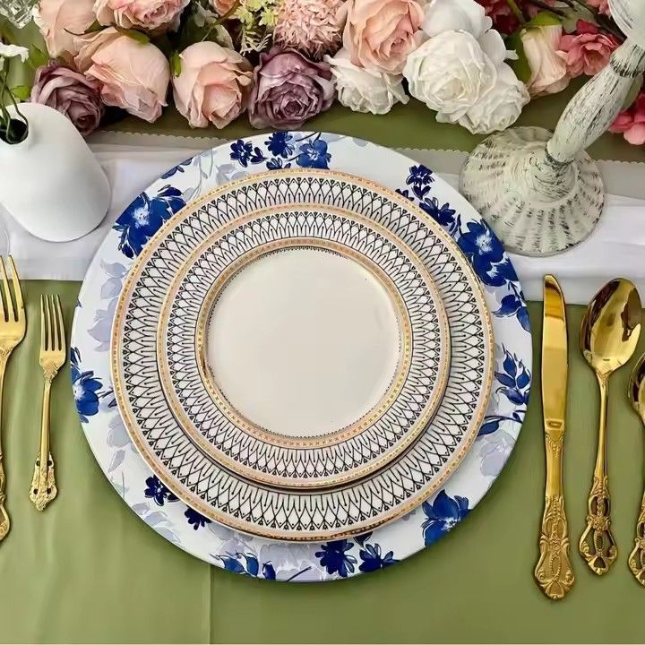 Traditional Chinese Blue-and-White Decal Design Sustainable Round Plastic Dinner Plate With Charger Plate for Weddings