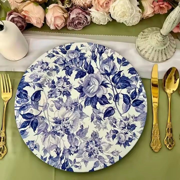 Reusable Plastic Dinner Plate Dish Blue-and-White Decal Design for Wedding Parties and Sustainable Serve Charge Plates