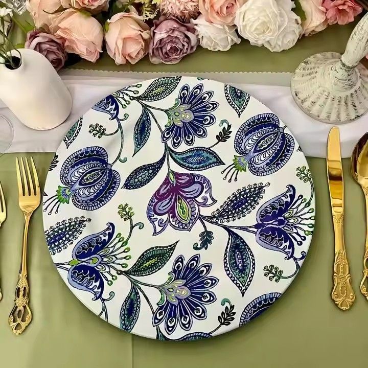 Hot Selling 13 Inch Plastic Blue-and-white Decal Serve Charge Plates Reusable Dinner Plastic Plates for Wedding Party Supplies