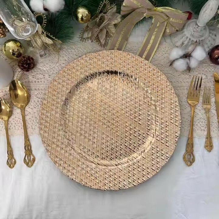 Factory Irregular Wedding Event Party Dining Room 13 Inch Plastic Plate Gold Geometry Grid Shape Charger Plate