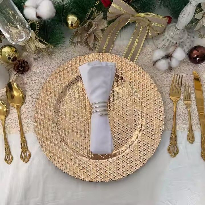 Factory Irregular Wedding Event Party Dining Room 13 Inch Plastic Plate Gold Geometry Grid Shape Charger Plate