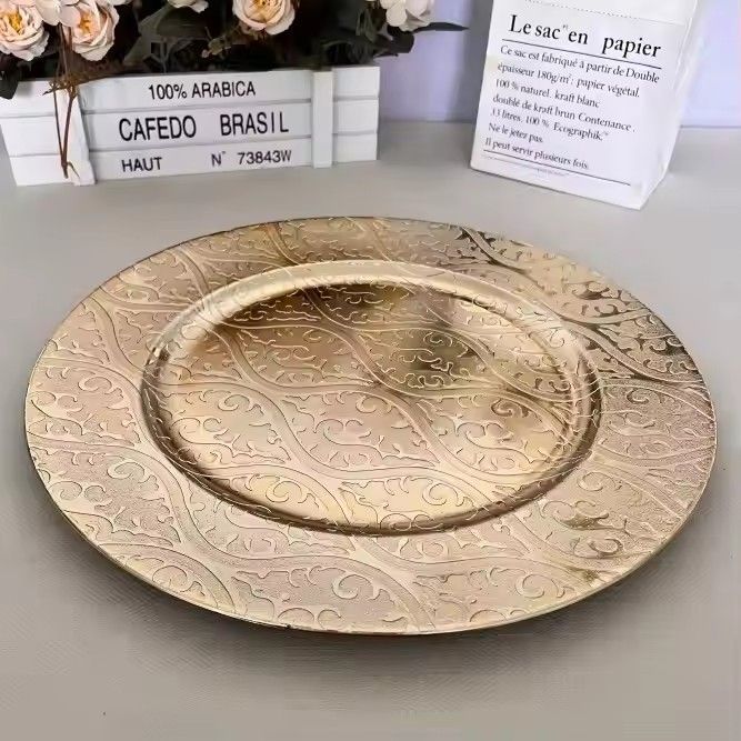 Wholesale Cheap Reusable Thick PP Plastic Gold Round Wedding Party Decorative 13 Inch Charger Plate