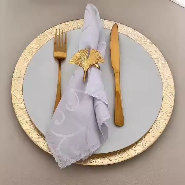 Wholesale Cheap Reusable Thick PP Plastic Gold Round Wedding Party Decorative 13 Inch Charger Plate