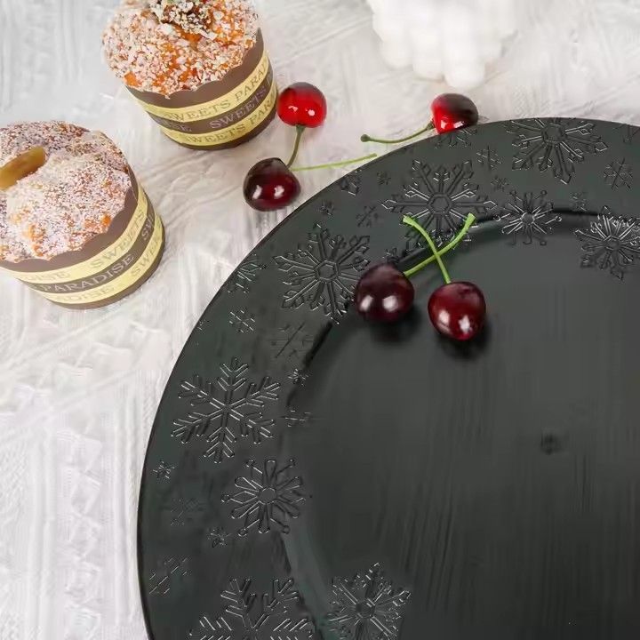 Hot Sale Wholesale Charger Plates Large Round Shallow Maple Leaf Texture Rim Black Plastic Party Wedding Christmas