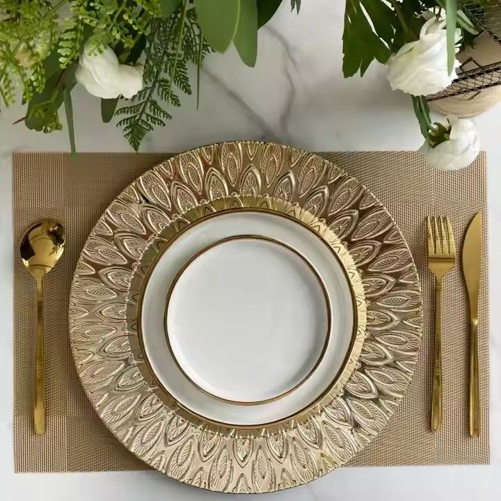 13Inch Classical Gold Wedding Plastic Charger Plates Party Charger Plate Flower Plastic Chargers Plates